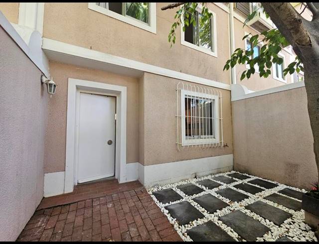 3 BEDROOM PROPERTY TO RENT IN RONDEBOSCH